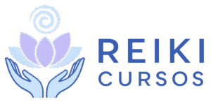 Logo de Reiki Cursos, con unas manos sosteniendo una flor de loto que simboliza la sanación.